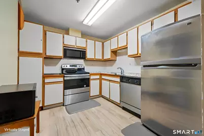 111 Dekoven Drive #202, Middletown, CT 06457 - Photo 5