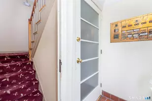 40 Arnold Way, West Hartford, CT 06119 - Photo 17