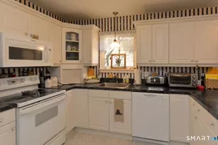 53 Heritage Vlg, Southbury, CT 06488 - Photo 5