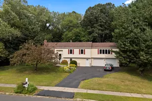 40 Abbey Ct, Cheshire, CT 06410 - Photo 1