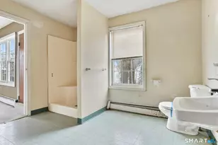 17 Salem St, Hartford, CT 06114 - Photo 11