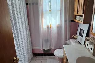 70 Tumblebrook Rd, Milford, CT 06461 - Photo 9