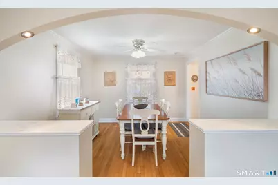 135 Laurel Place, Bridgeport, CT 06604 - Photo 23