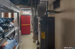 135 Laurel Pl, Bridgeport, CT 06604 - Photo 35