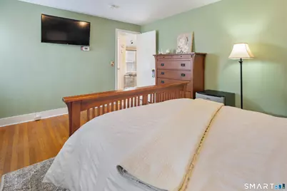 135 Laurel Place, Bridgeport, CT 06604 - Photo 27