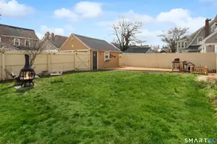 135 Laurel Pl, Bridgeport, CT 06604 - Photo 9