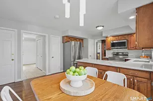 37 Lovers Ln, Madison, CT 06443 - Photo 11