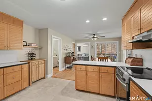 10 Fox Hollow Dr, Montville, CT 06370 - Photo 19