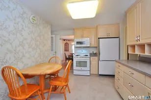 276 Westpoint Terr, West Hartford, CT 06107 - Photo 11