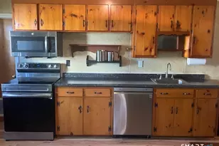 9 Warriner Ave, Enfield, CT 06082 - Photo 9