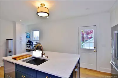 30 Saint George Avenue, Stamford, CT 06905 - Photo 7