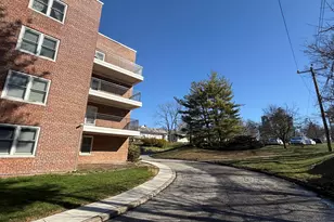 50 Lafayette Pl, Greenwich, CT 06830 - Photo 5