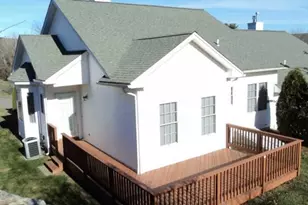 5 Pondview Cir, Beacon Falls, CT 06403 - Photo 3