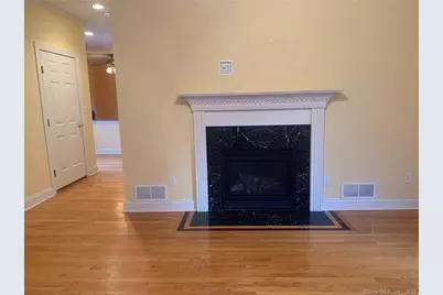 5 Pondview Circle #5, Beacon Falls, CT 06403 - Photo 9