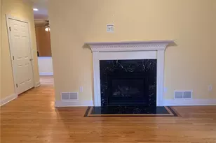 5 Pondview Cir, Beacon Falls, CT 06403 - Photo 9