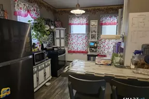 37 Capen St, Hartford, CT 06120 - Photo 5