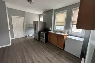 2370 Main St, Hartford, CT 06120 - Photo 7