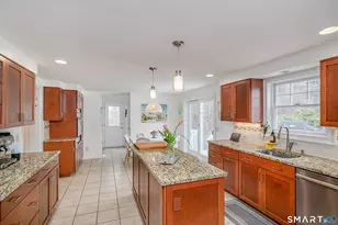 4 Marshall Ln, Weston, CT 06883 - Photo 11