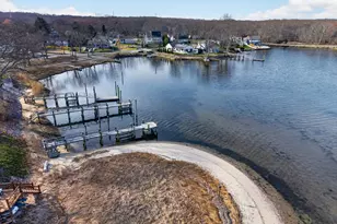 21 Gun Shot Rd, Waterford, CT 06385 - Photo 7