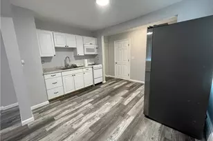 1044 Farmington Ave, Berlin, CT 06037 - Photo 3