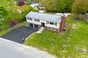 17 Fieldstone Rd, Waterbury, CT 06704 - Photo 1