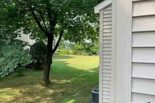 18 Greenbriar Dr, Farmington, CT 06032 - Photo 5