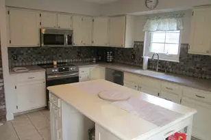 107 Country Club Rd, Cheshire, CT 06410 - Photo 7