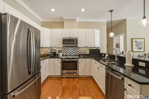 1 King Philip Dr, West Hartford, CT 06117 - Photo 7