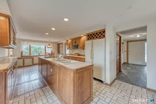 879 Neipsic Rd, Glastonbury, CT 06033 - Photo 11