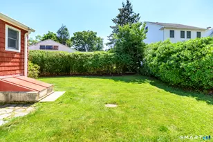 162 Toms Rd, Stamford, CT 06906 - Photo 23
