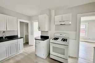 15 Bassett St, Ansonia, CT 06401 - Photo 3