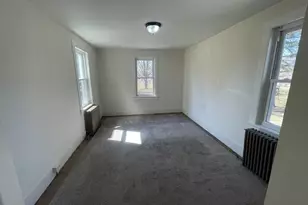 4 Pleasant St, East Windsor, CT 06088 - Photo 13