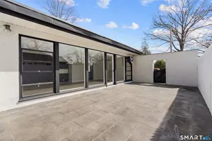 55 Englewood Dr, New Haven, CT 06515 - Photo 3