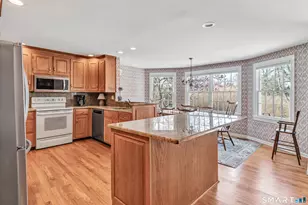364 Beach Rd, Fairfield, CT 06824 - Photo 19