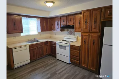 100 Mark Lane #B6, Waterbury, CT 06704 - Photo 3