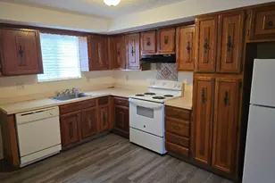 100 Mark Ln, Waterbury, CT 06704 - Photo 3