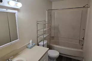 100 Mark Ln, Waterbury, CT 06704 - Photo 5