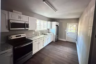 10 Fleming St, Waterbury, CT 06718 - Photo 3