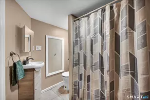 90 West Side Dr, Hamden, CT 06514 - Photo 33