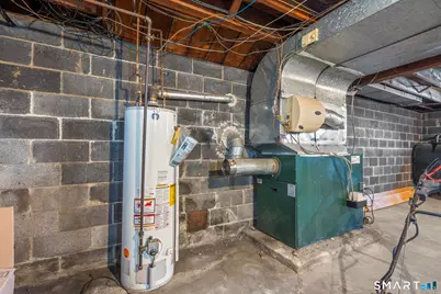 30 Parklawn Drive, Waterbury, CT 06708 - Photo 17