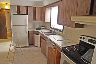 341 Lounsbury St, Waterbury, CT 06706 - Photo 9