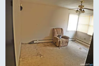 341 Lounsbury Street, Waterbury, CT 06706 - Photo 11