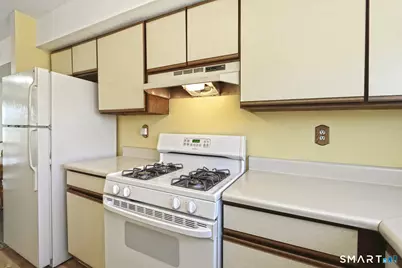 392 Elm Street #F3, West Haven, CT 06516 - Photo 13