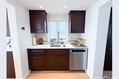 18 Field Court, Milford, CT 06460 - Photo 7