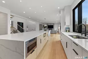 8 Holly Ln, Newtown, CT 06482 - Photo 7