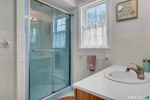 51 W Lake Ave, Guilford, CT 06437 - Photo 17