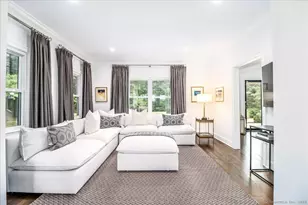 13 Old Castle Dr, Newtown, CT 06470 - Photo 9