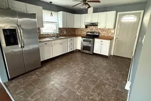 63 Macauley Ave, Waterbury, CT 06705 - Photo 3