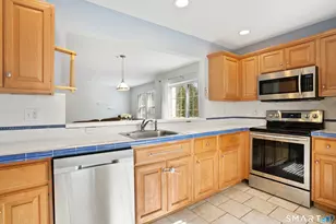 629 Danbury Rd, Ridgefield, CT 06877 - Photo 7