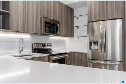 1990 Bronson Road #4, Fairfield, CT 06824 - Photo 5